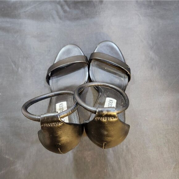 STEVE MADDEN ALMOND TOE ANKLE STRAP SANDAL - Picture 7 of 15